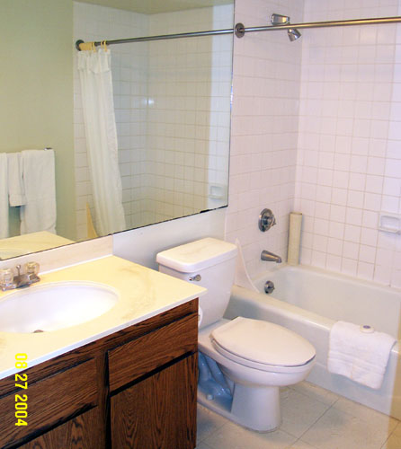 Bathroom, with Shower/Tub