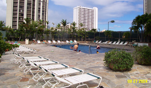 Waikiki Sunset Condo Rec. Deck, with Pool.